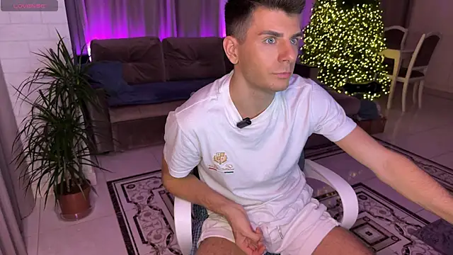 Snapshot of Walt_Enjoy chatting on February 10, 6:24 pm Walt Enjoy online show from February 10, 6:24 pm