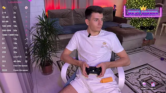 Snapshot of Walt_Enjoy chatting on February 10, 9:25 pm Walt Enjoy online show from February 10, 9:25 pm