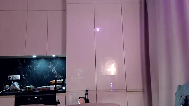 Snapshot of Walt_Enjoy chatting on February 17, 1:58 am Walt Enjoy online show from February 17, 1:58 am