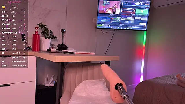 Snapshot of Walt_Enjoy chatting on September 10, 3:23 pm Walt Enjoy online show from September 10, 3:23 pm