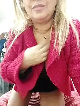 Emmamilfita online show from December 8, 3:45 pm