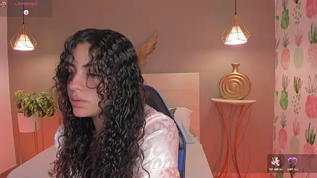 Snapshot of yaya23x chatting on April 24, 2:25 am yaya23x online show from April 24, 2:25 am