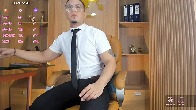 Snapshot of JoshMillerr_ chatting on June 20, 6:54 pm JoshMillerr online show from June 20, 6:54 pm