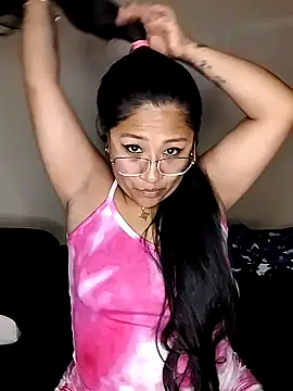 ineliveca online show from January 7, 11:45 pm