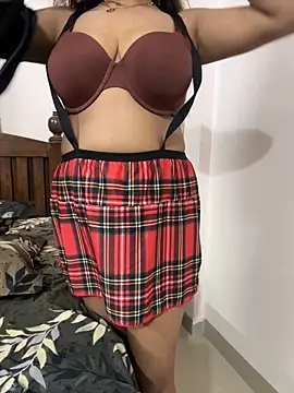 HoneyBearCpl online show from October 9, 4:05 pm