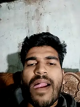 Snapshot of Roni1028 chatting on December 14, 1:50 am Roni1028 online show from December 14, 1:50 am