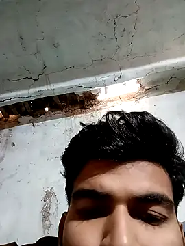 Snapshot of Roni1028 chatting on January 6, 5:30 am Roni1028 online show from January 6, 5:30 am