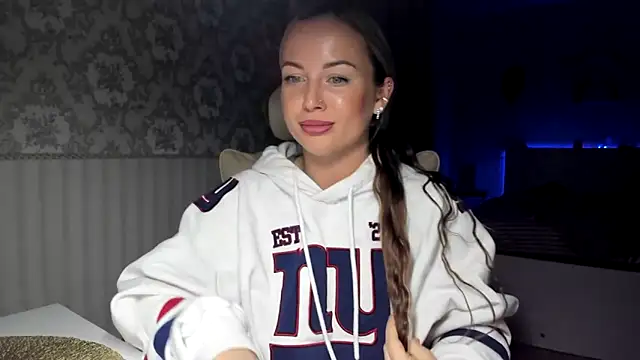 jennifer838 online show from May 7, 8:14 pm