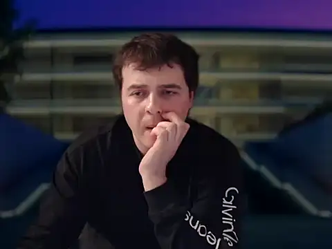 Snapshot of CuteMan33 chatting on December 16, 11:32 pm CuteMan33 online show from December 16, 11:32 pm