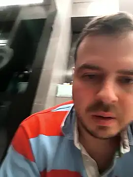 Snapshot of CuteMan33 chatting on January 10, 1:07 am CuteMan33 online show from January 10, 1:07 am