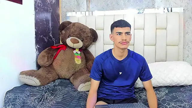 Bi Latin Boys1 online show from December 11, 1:06 pm