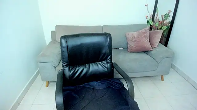 Snapshot of Adele_Sweett chatting on March 3, 11:27 am Adele Sweett online show from March 3, 11:27 am