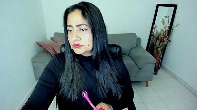 Snapshot of Adele_Sweett chatting on March 27, 10:48 am Adele Sweett online show from March 27, 10:48 am