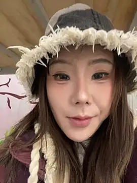 Snapshot of ChuChu1991 chatting on February 9, 5:19 am ChuChu1991 online show from February 9, 5:19 am