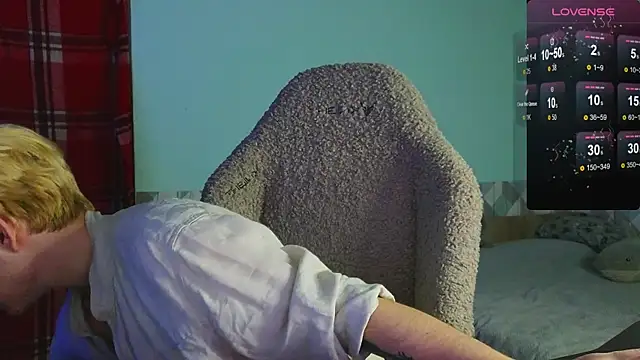 esajukyy online show from December 20, 2:05 pm