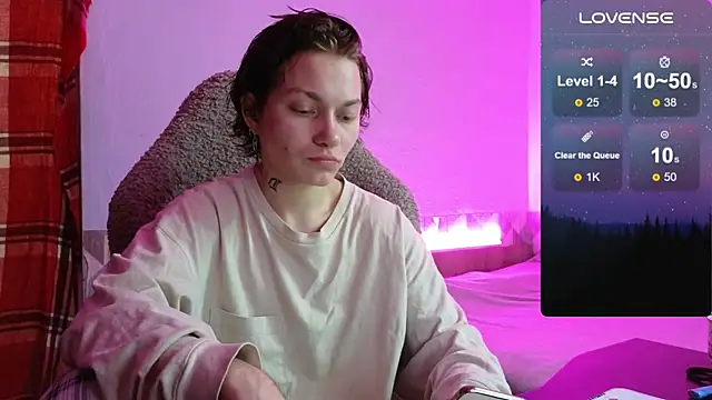 esajukyy online show from October 28, 5:59 pm