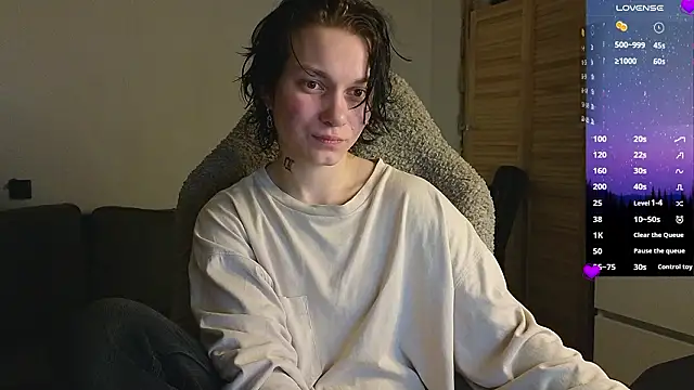 esajukyy online show from March 21, 2:42 pm