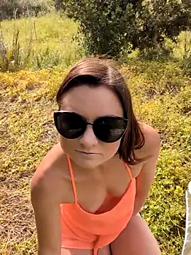 Snapshot of Samira-Summer chatting on April 12, 7:24 am Samira-Summer online show from April 12, 7:24 am