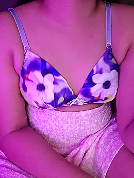 Olivia3 online show from February 10, 8:35 pm