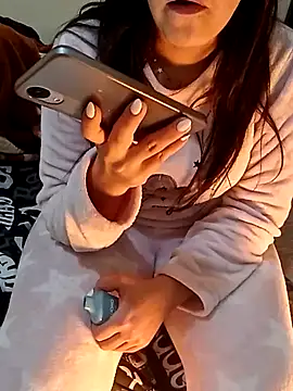 Snapshot of ShadiaStar chatting on January 18, 9:45 am ShadiaStar online show from January 18, 9:45 am