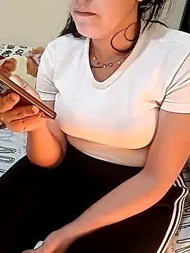Snapshot of ShadiaStar chatting on February 27, 8:31 pm ShadiaStar online show from February 27, 8:31 pm