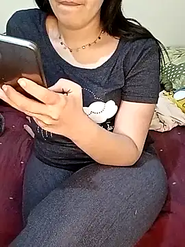 Snapshot of ShadiaStar chatting on March 22, 1:32 am ShadiaStar online show from March 22, 1:32 am