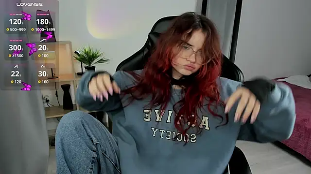 Snapshot of Sonya_Glen chatting on December 16, 11:39 pm Sonya Glen online show from December 16, 11:39 pm