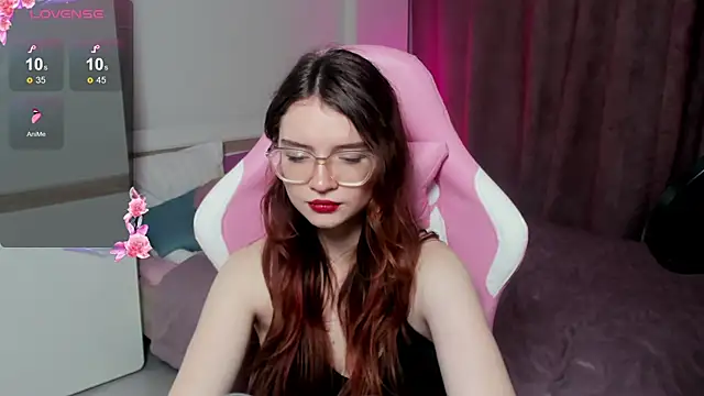 Snapshot of Sonya_Glen chatting on February 24, 8:03 pm Sonya Glen online show from February 24, 8:03 pm