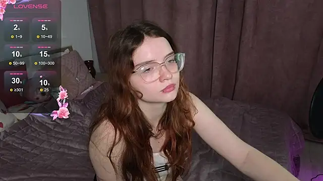 Snapshot of Sonya_Glen chatting on March 13, 7:53 am Sonya Glen online show from March 13, 7:53 am