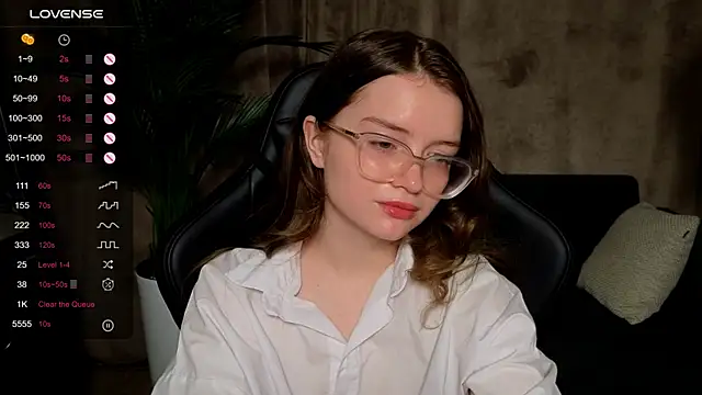 Snapshot of Sonya_Glen chatting on September 19, 10:10 pm Sonya Glen online show from September 19, 10:10 pm