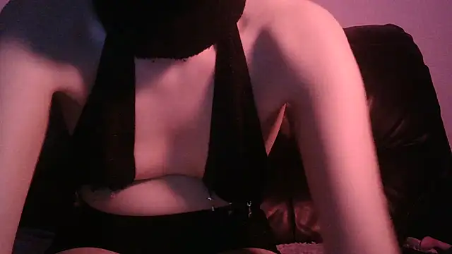 Snapshot of Aleniia10 chatting on January 12, 7:42 pm Aleniia10 online show from January 12, 7:42 pm