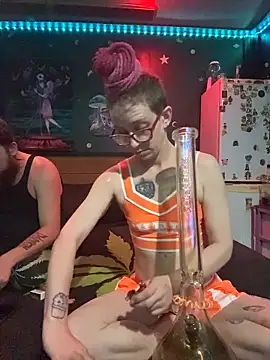 Stonermama666420 online show from March 29, 4:12 am