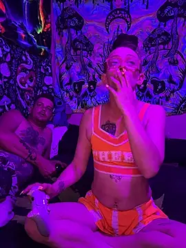 Stonermama666420 online show from June 16, 4:59 am