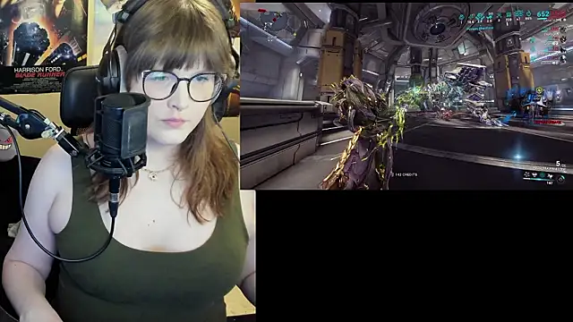 Snapshot of HannahCastle96 chatting on February 3, 1:04 am HannahCastle96 online show from February 3, 1:04 am