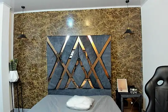 Flynn Riider online show from January 3, 2:30 pm