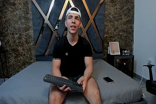 Flynn Riider online show from January 6, 2:25 pm