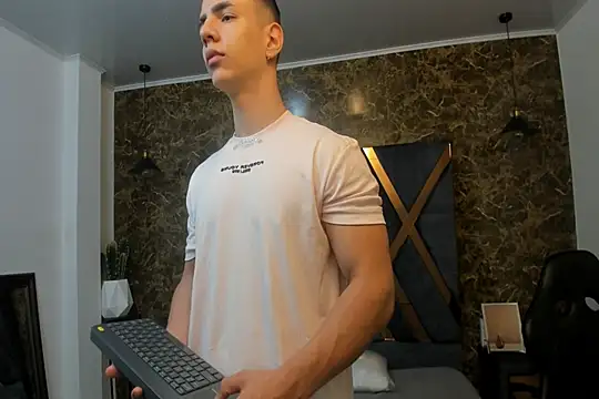 Flynn Riider online show from January 7, 11:26 am