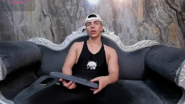 Flynn Riider online show from January 8, 5:37 pm