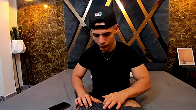 Flynn Riider online show from January 21, 2:26 pm