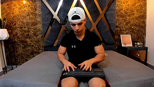 Flynn Riider online show from January 22, 2:24 pm