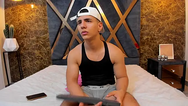 Flynn Riider online show from February 27, 2:43 pm