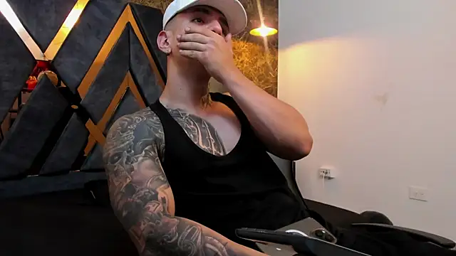 Flynn Riider online show from November 2, 12:02 am