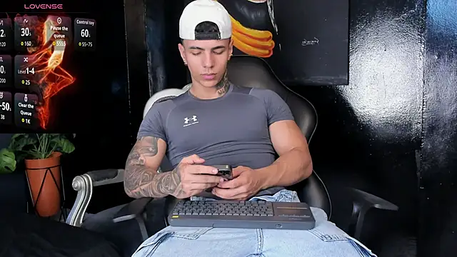 Flynn Riider online show from November 13, 5:23 pm