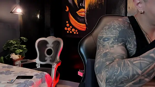 Flynn Riider online show from February 12, 5:30 pm