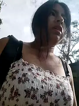 Danna-linyi online show from March 7, 9:06 pm