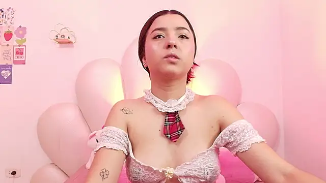 Snapshot of zoewillian chatting on March 14, 1:23 am zoewillian online show from March 14, 1:23 am