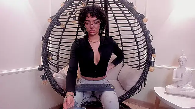 slutty venus online show from January 12, 7:53 pm