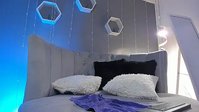 slutty venus online show from February 26, 7:20 am