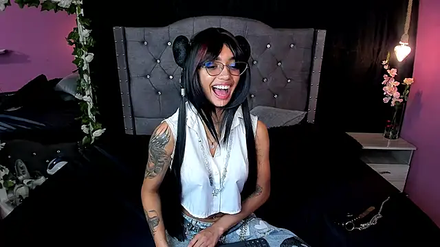 slutty venus online show from March 2, 5:23 am