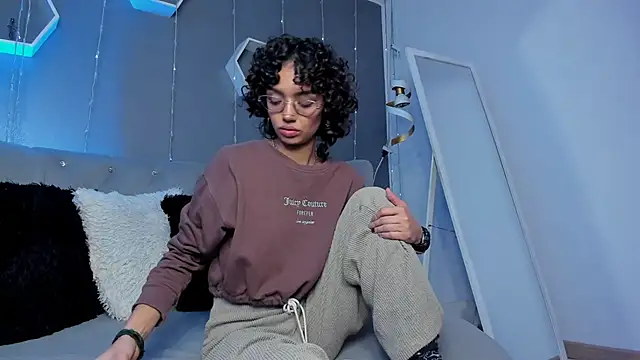 slutty venus online show from March 9, 3:32 am